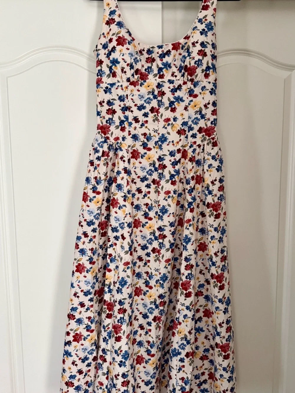 Abercrombie & Fitch Bra-Free Dylan Midi Cream Floral Dress - Picture 5 of 8